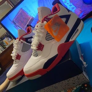 Fire red 4s